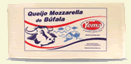 Mozzarella 100% búfala em barra é produzida a partir de matérias primas de primeiríssima qualidade. Revelando um queijo de textura cremosa, de cor branca e brilhante. Ingrediente especial para coberturas, gratinados, recheios, pizzas e lanches.